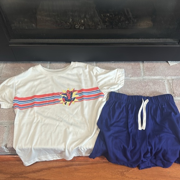 Boys size 8 pj bundle - Picture 4 of 6